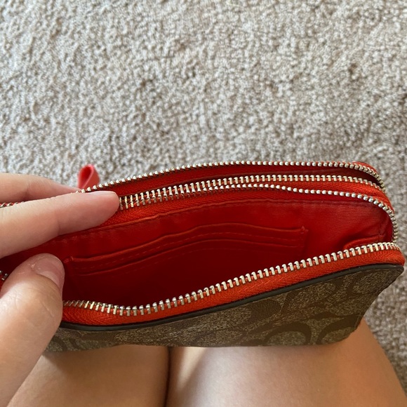 NWOT Coach wristlet - Picture 3 of 3